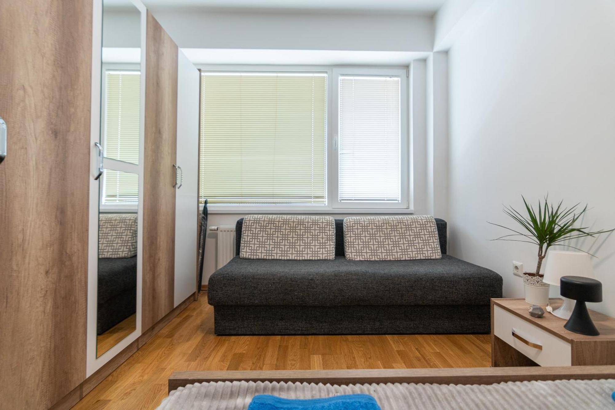 Blue High End Apts By Eluxory Apartment