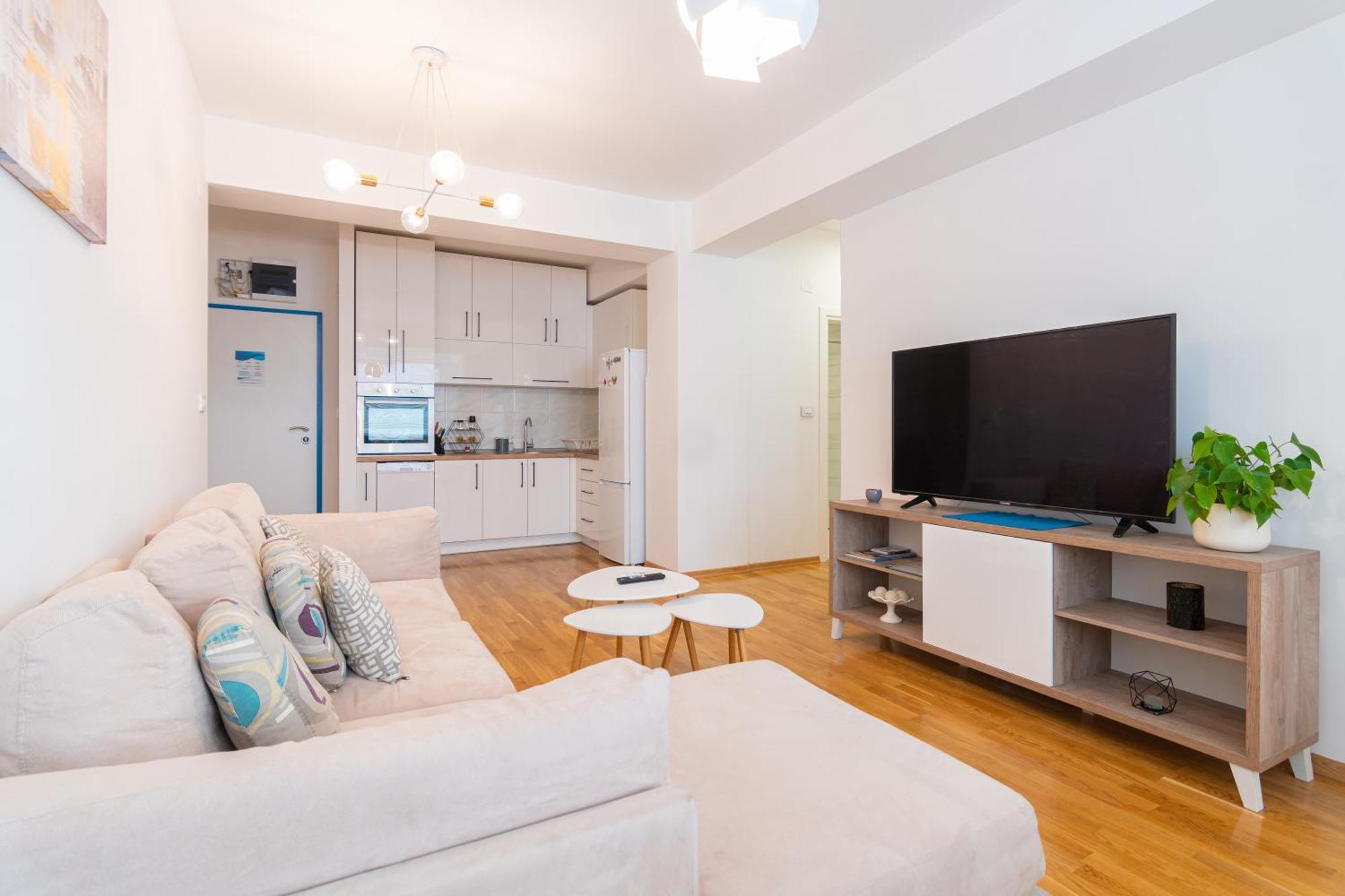 Blue High End Apts By Eluxory Apartment