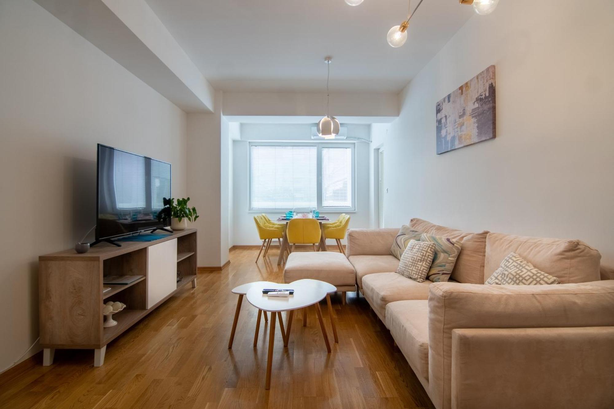 Blue High End Apts By Eluxory Apartment *