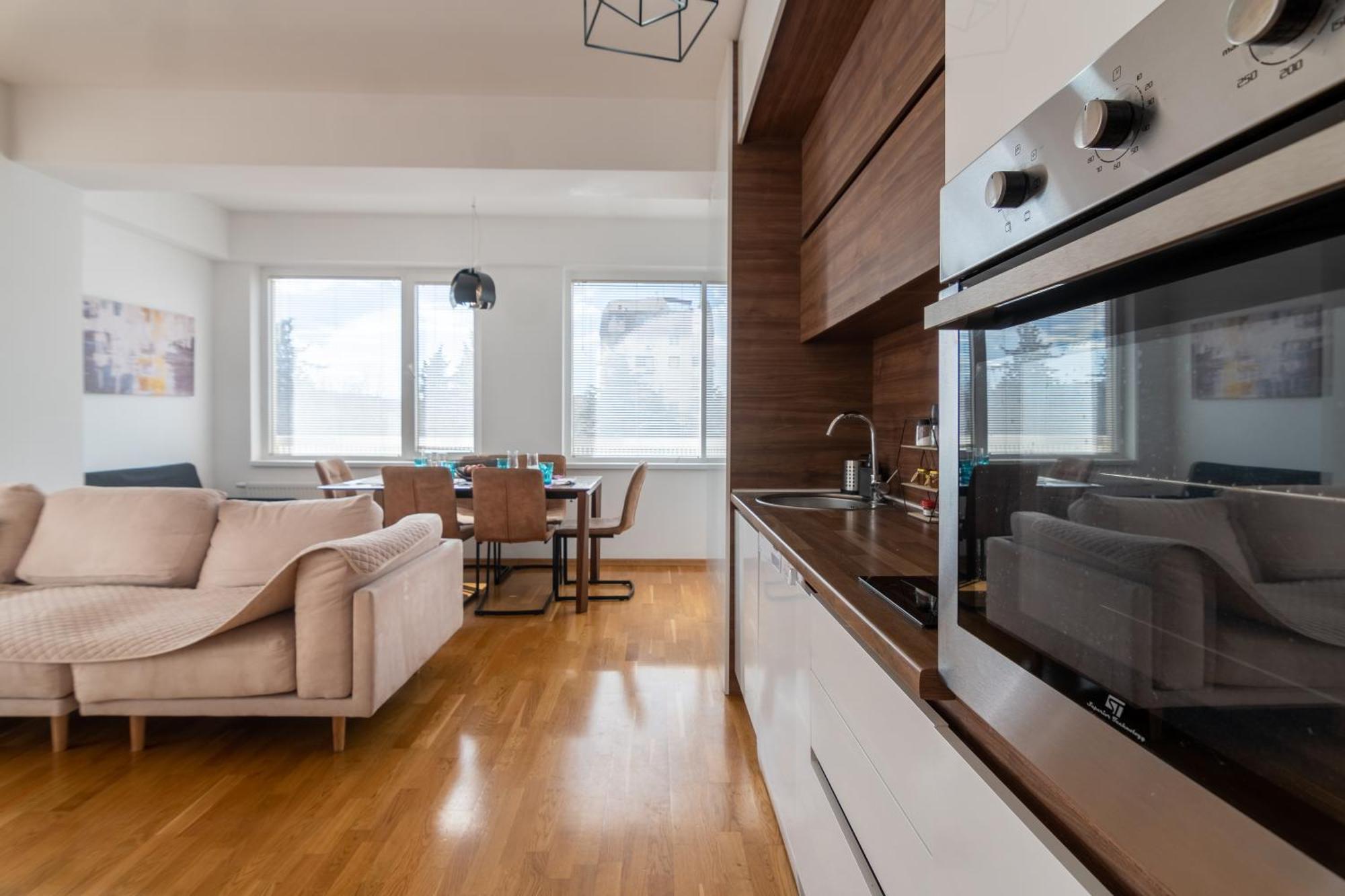 Blue High End Apts By Eluxory Apartment *